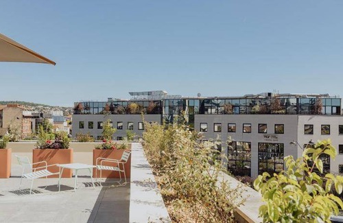 Rueil-Malmaison Hotel | 18 m² Hotel ∙ 10 guests