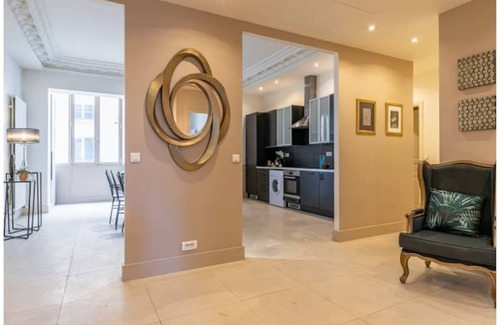 Champs-Elysees Apartment | 180 m² Apartment ∙ 3 bedrooms ∙ 6 guests