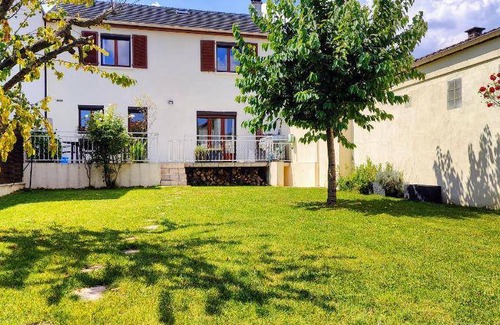 Gagny Apartment | 190 m² Apartment ∙ 5 bedrooms ∙ 12 guests