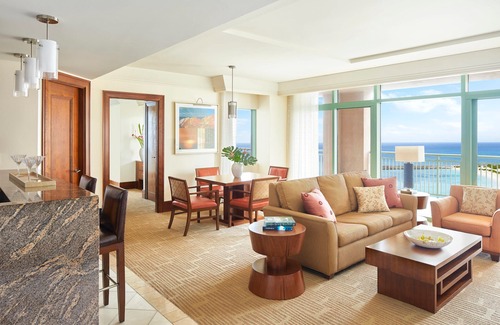 Paradise Island Apartment | 1BR Oceanfront Topaz Suite – The Reef Atlantis, Full Kitchen & Balcony Sleeps 5