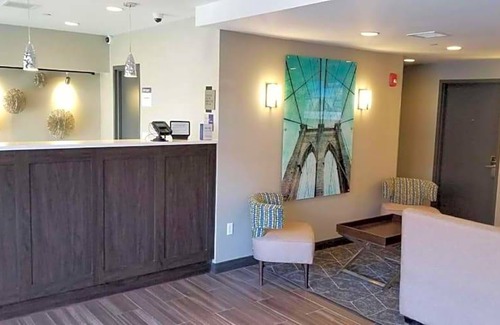 Gravesend Hotel | 2-Star Hotel ∙ Best Western Brooklyn-Coney Island Inn