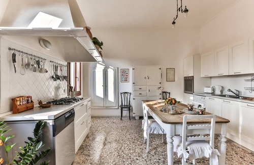 Castello Apartment | 250 m² Apartment ∙ 4 bedrooms ∙ 8 guests