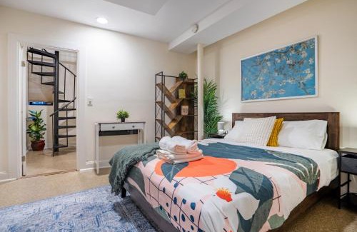 Manhattan Valley Apartment | 3 Bedroom Cozy Home in Manhattan Valley