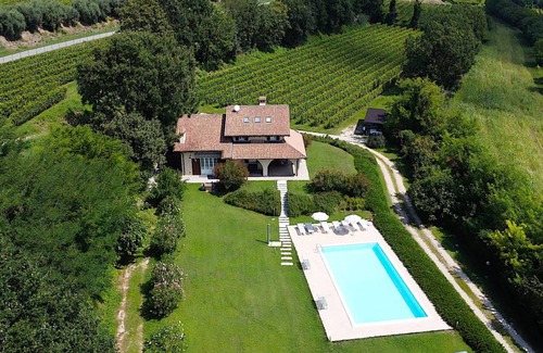 Lazise Villa | 300 m² Villa ∙ 3 bedrooms ∙ 7 guests