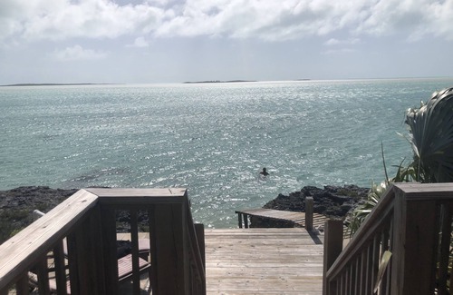 George Town House | 4 Double Beds Water Front On Bone Fish Flats 10 min drive to George Town Exuma