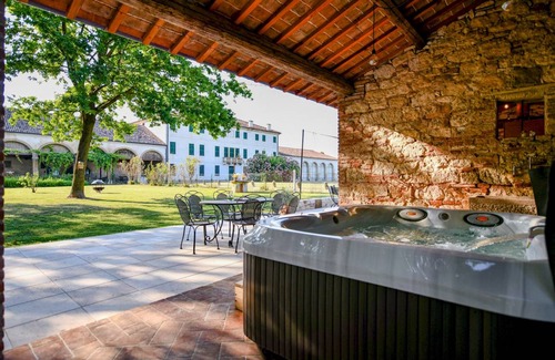 Longare Apartment | 60 m² Apartment ∙ 2 bedrooms ∙ 5 guests