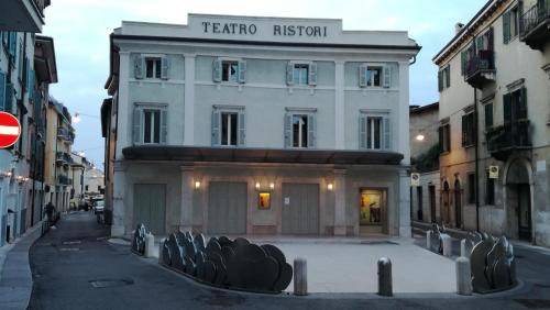 Verona City Centre Apartment | 60 m² Apartment ∙ 5 guests