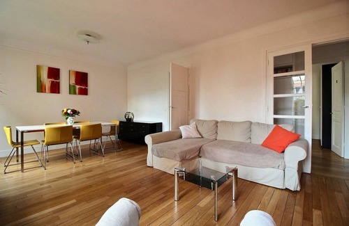 Saint-Mande Apartment | 84 m² Apartment ∙ 3 bedrooms ∙ 6 guests