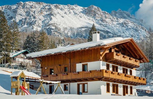 Cortina d'Ampezzo Villa | 900 m² Villa ∙ 6 bedrooms ∙ 12 guests