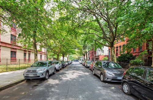 South Slope Apartment | Airy Park Slope 2BR w/ Elevator & W/D, nr 6 train, by Blueground