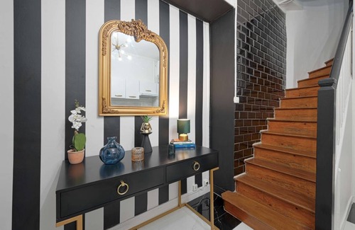 Quartier de Rochechouart Apartment | Apartment ∙ 1 bedroom ∙ 2 guests