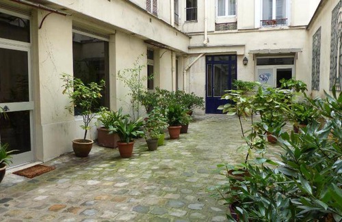 Quartier de Rochechouart Apartment | Apartment ∙ 2 bedrooms ∙ 6 guests