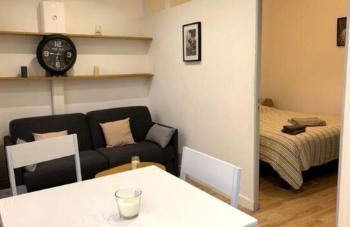 Quartier de Rochechouart Apartment | Apartment ∙ 2 bedrooms ∙ 6 guests