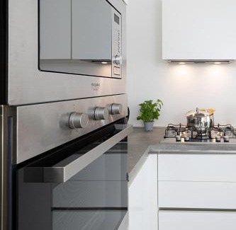 Montioni Apartment | APARTMENT BREZZA DI LAGO - Regarda Travel