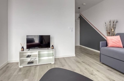 Thiais Apartment | Apartment for 2 people near Orly airport