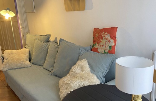 Quartier de Rochechouart Apartment | Apartment Near Montmartre original
