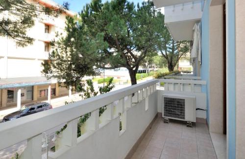 Bibione Lido del Sole Apartment | Apartment Residence Ranieri-1 by Interhome