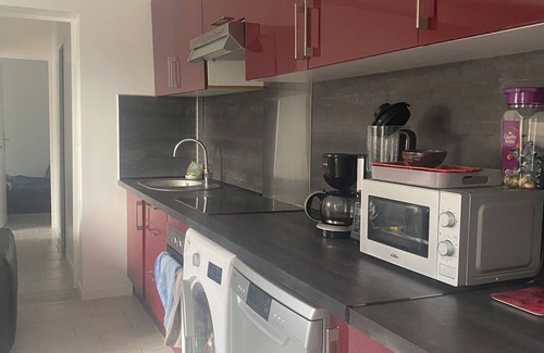 Gagny Apartment | Apartment 'Villa Muguet' with Wi-Fi