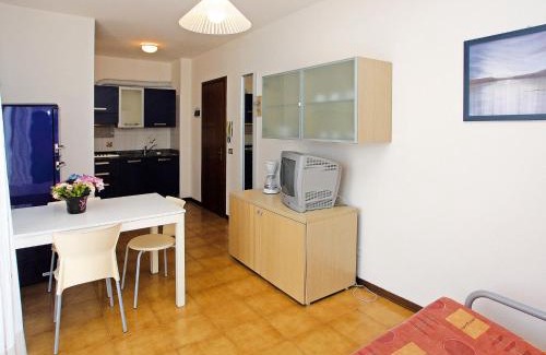 Bibione Lido del Sole Apartment | Apartment Villaggio Serenissima-1 by Interhome