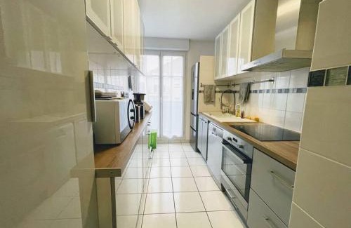 Bussy-Saint-Georges Apartment | Appart familial, proche Disney, Paris