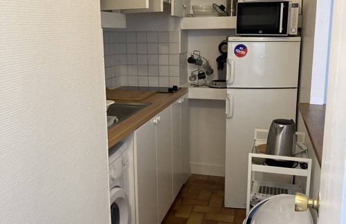 Hopital Saint-Louis Apartment | Appartement Très Calme Proche du Canal Saint Martin & de la République