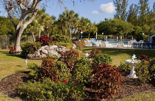 Williams Town Apartment | Attractive and Affordable Garden Apartment very close to Beach, shops, amenities