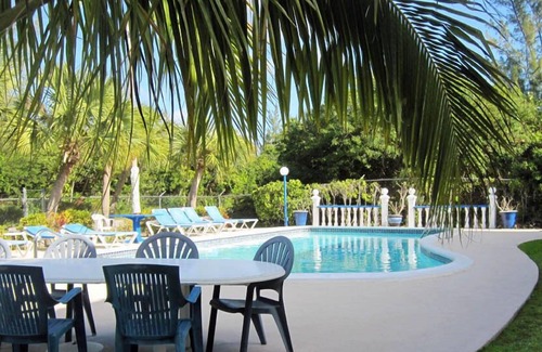 Williams Town Apartment | Attractive and Affordable Garden Apartment very close to Beach, shops, amenities