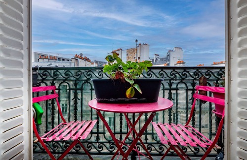 Auteuil Apartment | Balcony Bliss, by Veeve