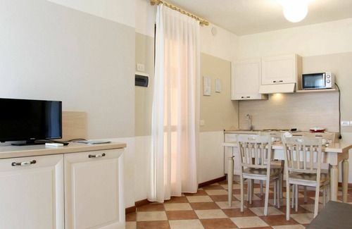 Castelnuovo del Garda Apartment | Beautiful apartment for 4 guests with pool, A/C, hot tub, WIFI, TV, terrace and pets allowed