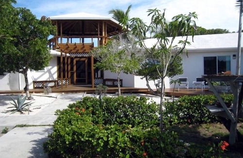 Stocking Island Cottage | Beautiful Beach Eco-Cottage on Stocking Island