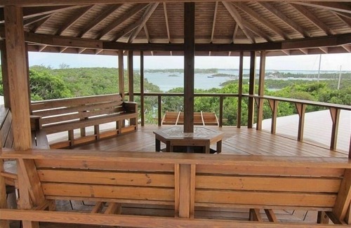 Stocking Island Cottage | Beautiful Beach Eco-Cottage on Stocking Island