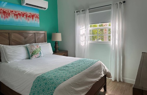 Grace Bay Hills Villa | Beautiful villa West with pool- 5 minutes to Gracebay beach