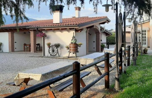 Santorso Bed & Breakfast | Bed and breakfast ∙ 2 guests