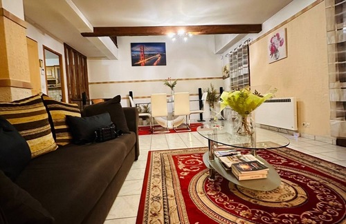 Montfermeil House | Belle Maison Confortable