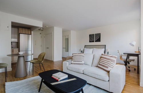Garment District Apartment | Blueground | Hudson Yards, AC, w/d, nr station