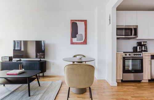 Garment District Apartment | Blueground | Hudson Yards, AC, w/d, nr station