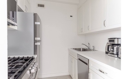 Sutton Place Apartment | Blueground | Midtown East, doorman, nr MoMA