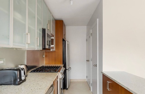 Midtown Apartment | Blueground | Murray Hill, fitness center, nr MetLife
