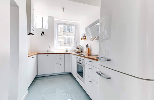 9th Arrondissement Apartment | Bright 2BR in Montmartre - Near Sacré-Cœur & Opera