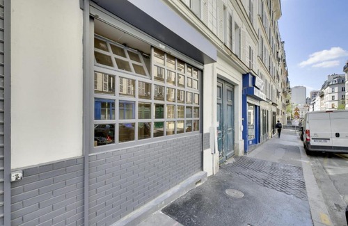 Hopital Saint-Louis Apartment | Bright Charming Modern Studio by Dreamy Canal St Martin 10eme Metro Goncourt
