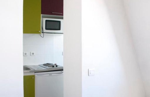 Quartier de Rochechouart Apartment | Bright Studio In The Heart Of Montmartre