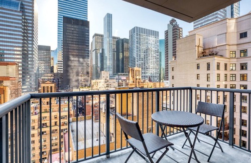 Sutton Place Apartment | Bright Sutton Place 2BR w/Pool, Gym, near Central Park, by Blueground