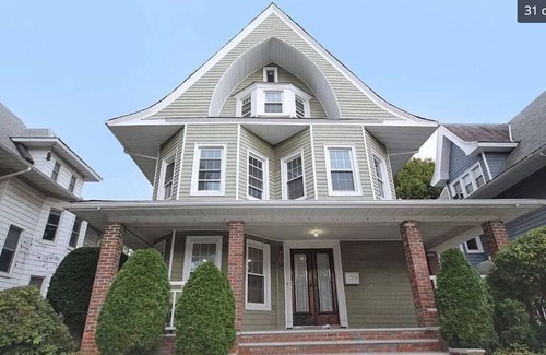 Prospect Park South Villa | Brooklyn stay Apartment