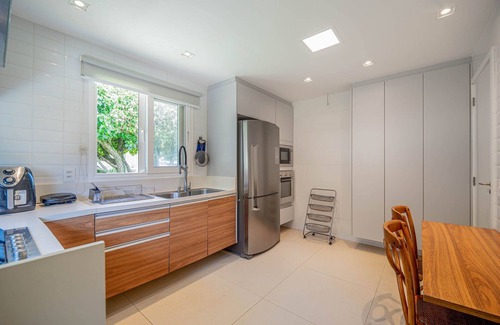 Praia Rasa House | BZ77 Foot in the sand! House with jacuzzi 4 suites