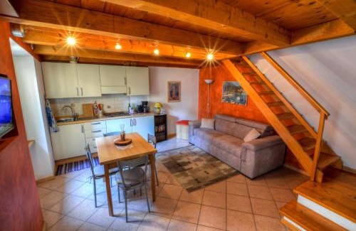 Brenzone sul Garda Apartment | Casetta alla Corte