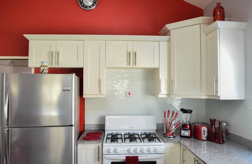 Kingston House | Caymanas Adrians holiday apartments