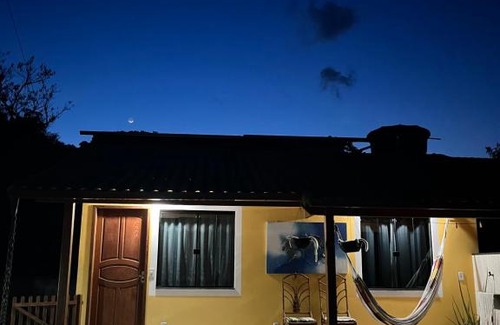Lumiar House | Chalé amarelo em lumiar Nova Friburgo,5 Km do centro de Lumiar