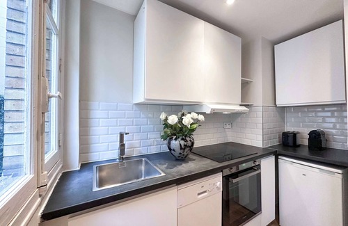 8th Arrondissement Apartment | Champs-Elysees - Deluxe apartment with elevator