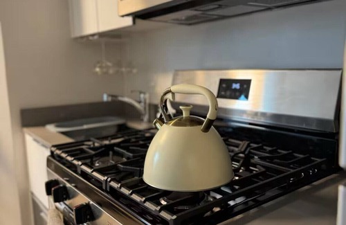 East Harlem Apartment | Charming 1-bedroom apartment in awesome New York with WiFi, AC, fitness room