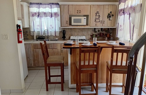 Tar Bay House | Charming 2-bedroom house with AC, WiFi in brilliant Exuma